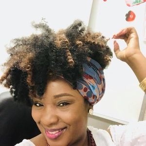 Meet your Posher, Dee